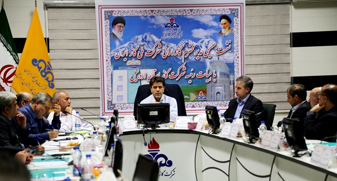 نشست صمیمی مهندس مومنی مدیر گازرسانی شرکت ملی گاز ایران با هیات رییسه شرکت گاز استان اردبیل